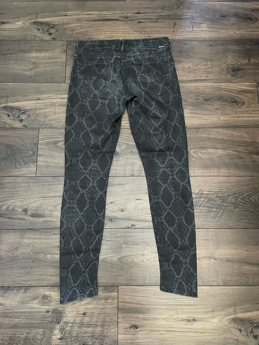 MOTHER The Looker Kingdom of Dreams Snake-Print Jeans 28